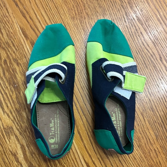 Canvas shoes - Picture 1 of 4
